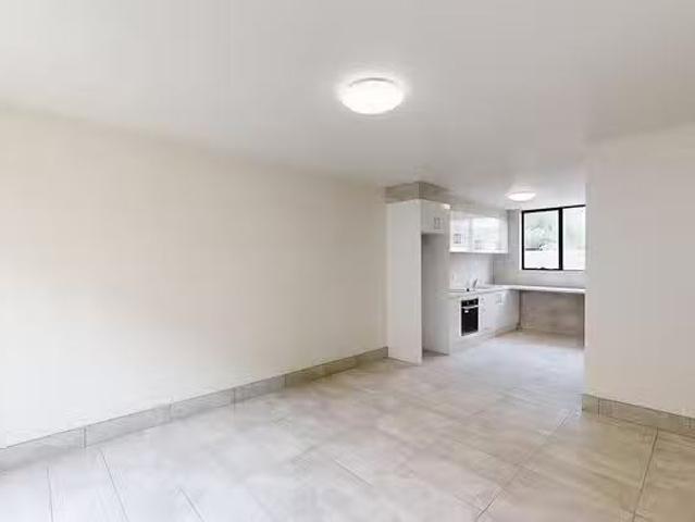 Cozy 2/17 19 Munro Street, Ascot Vale, VIC 3032