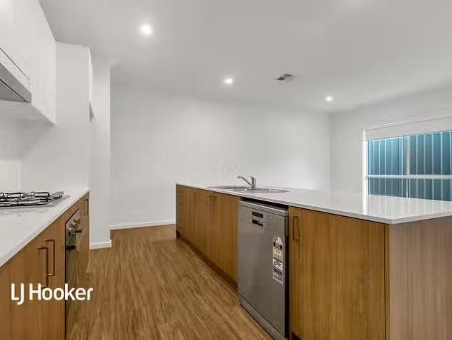 Just in! 2/185A States Road, Morphett Vale, SA 5162