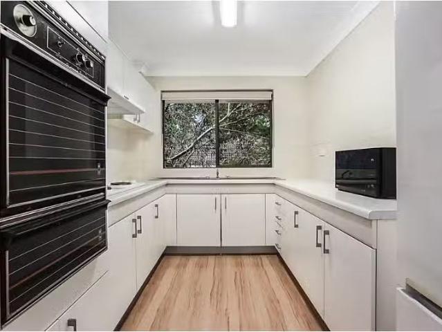 Charming 21/8 12 Railway Crescent, Jannali Apartment for rent.