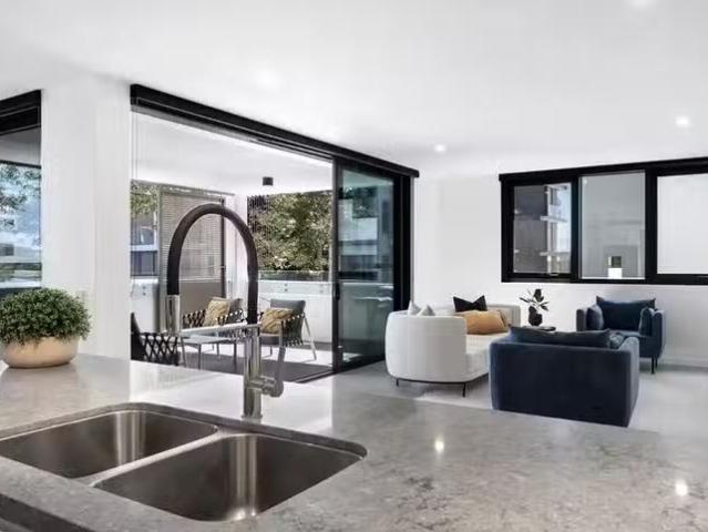 Deal! 2104/100 Duporth Avenue, Maroochydore, QLD 4558