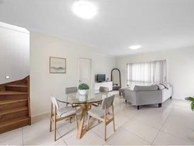 Cheap 2/10 Anne Street, Port Macquarie Townhouse for rent Lis.