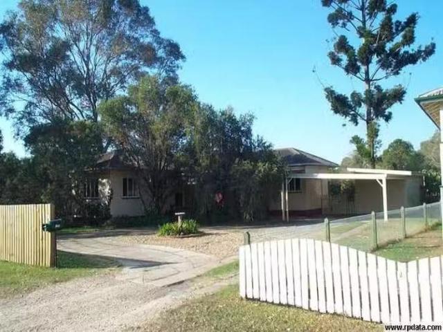 For Rent! 210 Kianawah Road, Wynnum West, QLD 4178