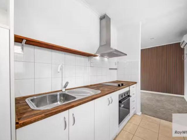 Unique 2/119 Park Crescent, Williamstown VIC 3016