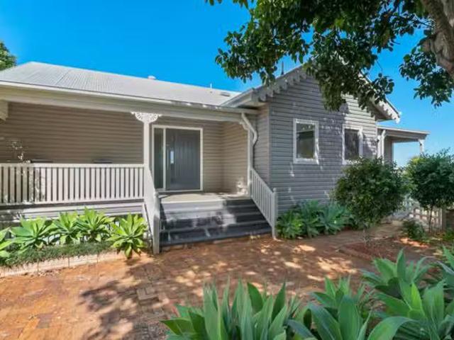 Cozy 211 Main Road, Wellington Point, QLD 4160