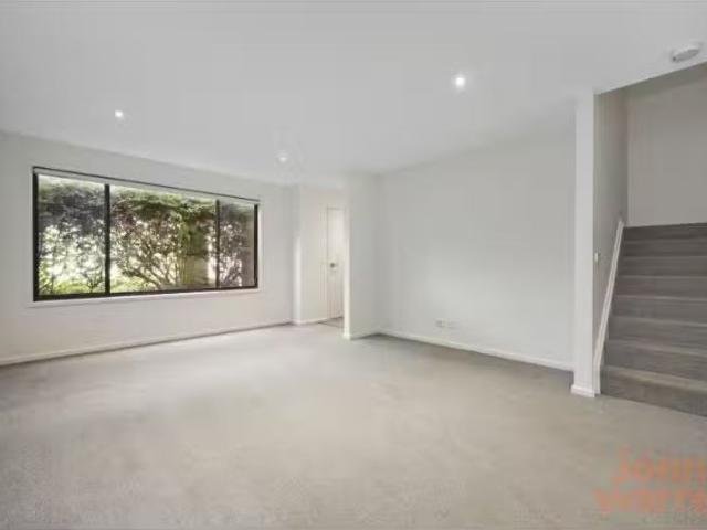 Cheap 21/2 Archibald Street, Lyneham Townhouse for rent Liste.