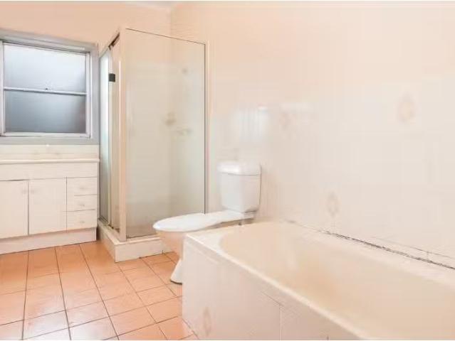 Unique 2/13 Bletchington Street, Orange Apartment for rent Li.