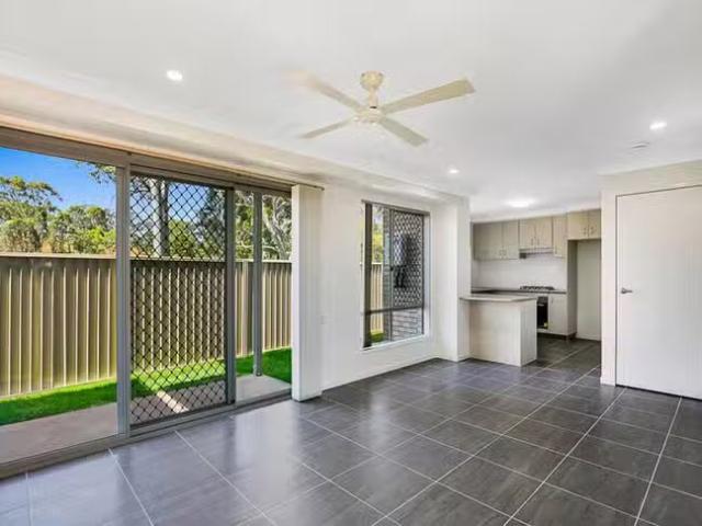 Unique 2/13 Lexi Street, Glenvale, QLD 4350