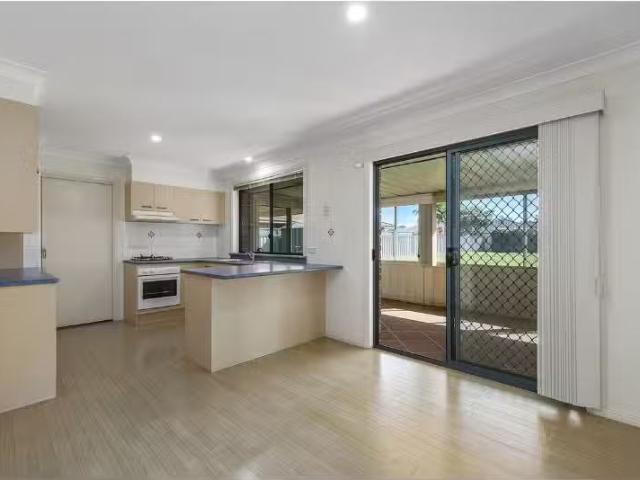 Charming 21 Colonel Barney Drive, Port Macquarie House for ren.
