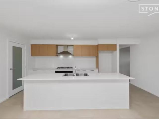 Cheap 21 Caudalie Street, Bellbird House for rent Listed by M.