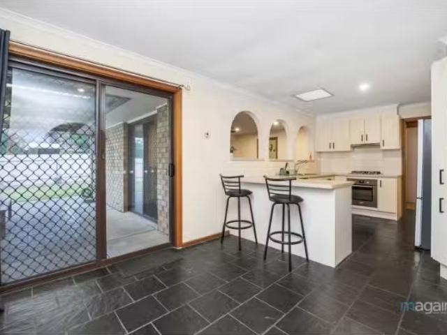Deal! 21 Carew Street, Reynella East House for rent Listed by.