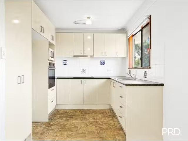 Just in! 21 Chisholm Avenue, Werrington County House for rent.