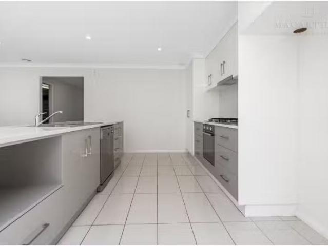 Nice 2/1 Clarence Place, Tatton House for rent Listed by Leas.