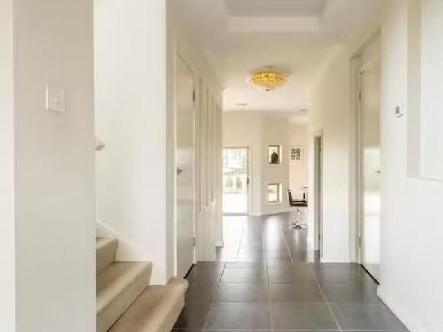 Rental! 21 Dromedary Place, Macquarie Links, NSW 2565