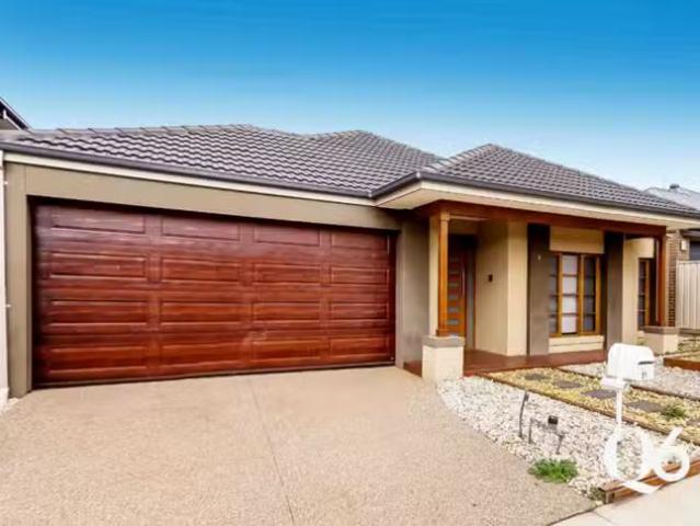 Just in! 21 Etheridge Rise, Caroline Springs, VIC 3023