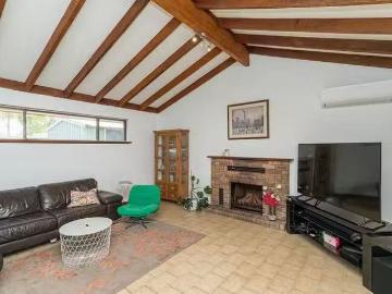 Unique 21 Katrine Way, Hamersley, WA 6022