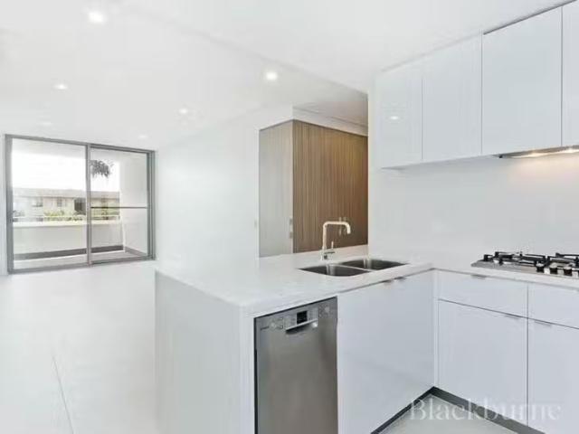 Charming 2/1 Hallam Way, Rivervale, WA 6103