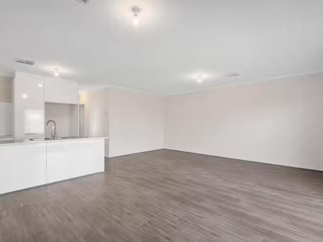 Unique 21 Hefford Avenue, Croydon Park, SA 5008