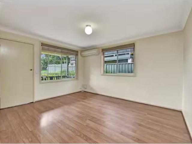 Charming 2/1 Jodi Close, Tenambit Townhouse for rent Listed b.