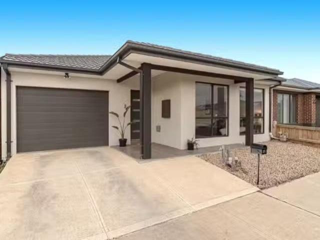 Charming 21 Meaford Street, MICKLEHAM, VIC 3064 House for Rent
