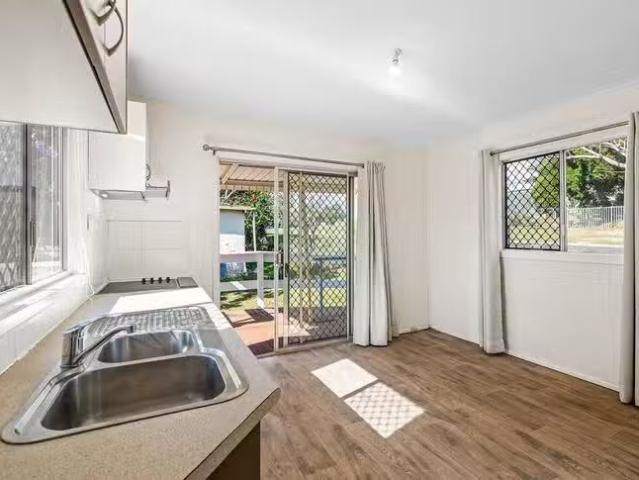 Unique 21 Vista Street, Russell Island, QLD 4184