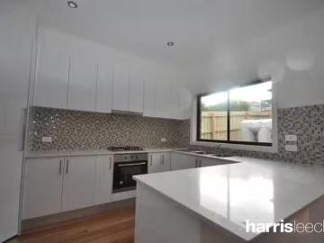 Charming 2/24 Winifred Street, Oak Park, VIC 3046