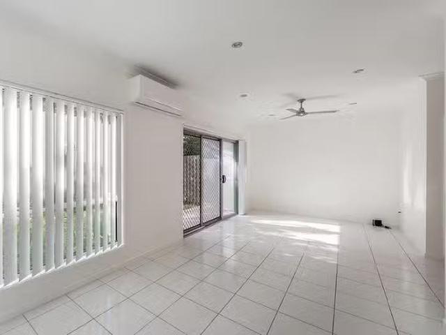 Charming 2/27 Tilley Street, Redcliffe, QLD 4020