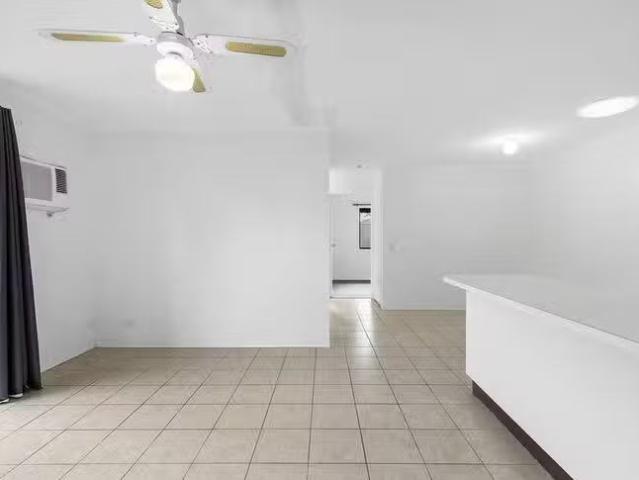 Unique 2/295 Government Road, Labrador, QLD 4215