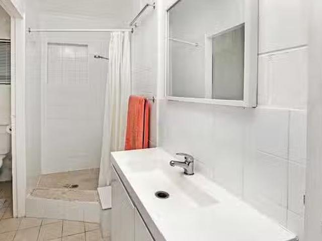Cheap 2/29 Bouganvillea Street, Holloways Beach, QLD 4878