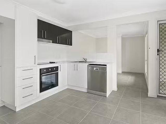 Rental! 2/20 Juxgold Avenue, Collingwood Park, QLD 4301