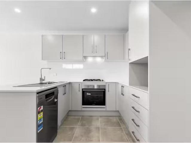 Cheap 2/20 Pillar Street, Bellbird Apartment for rent Listed.