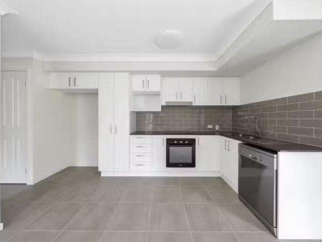 Deal! 2/20a Harrier Avenue, LOGANHOLME, QLD 4129 Unit for Rent