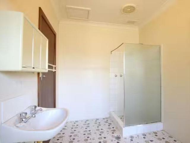 For Rent! 2/229 Alexandra Street, East Albury, NSW 2640