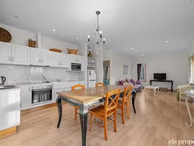 Deal! 222 Denholms Road, Cambridge, TAS 7170