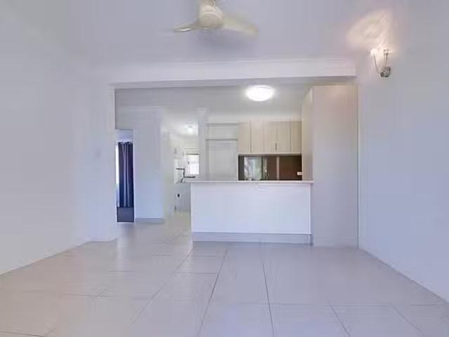 Just in! 2/23 Melbourne Street, Yeppoon, QLD 4703