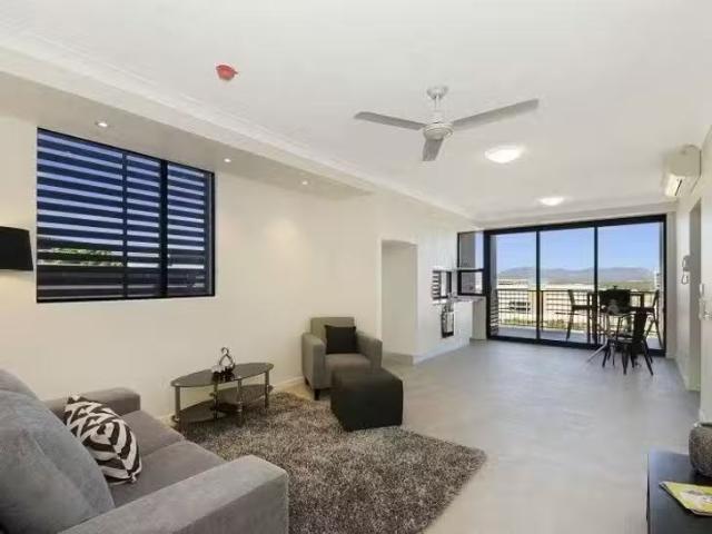 Deal! 2/23 Melton Terrace, Townsville City, QLD 4810