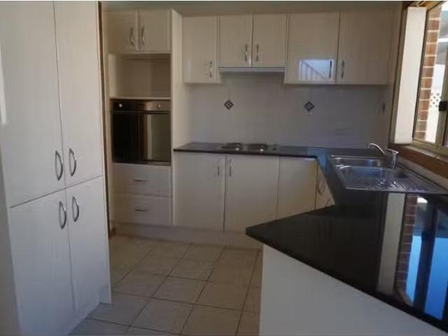 Unique 2/23 Francis Street, Corrimal Townhouse for rent Liste.