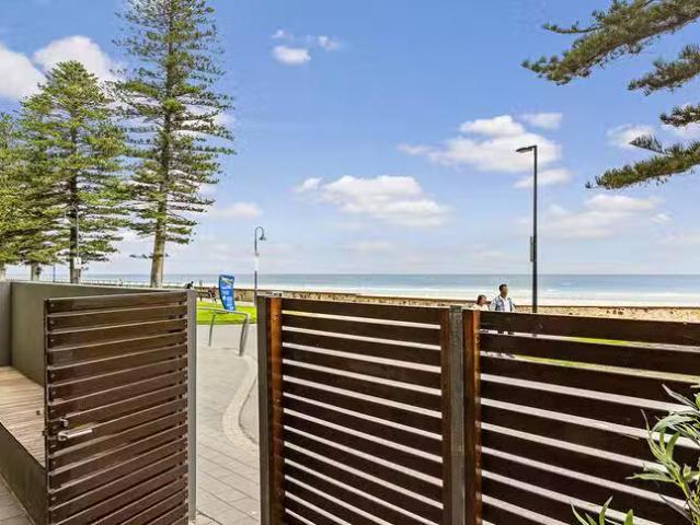 Deal! 2/2 4 South Esplanade, Glenelg, SA 5045