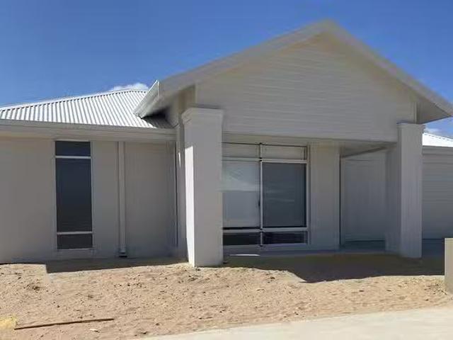 Nice 22 Asbury Road, Madora Bay, WA 6210