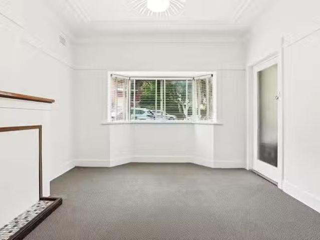 Rental! 22 Banks Road, Earlwood, NSW 2206