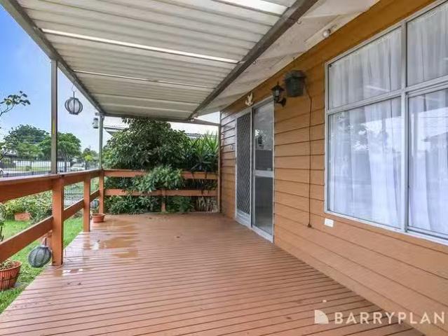 For Rent! 22 Barrie Court, Braybrook, VIC 3019