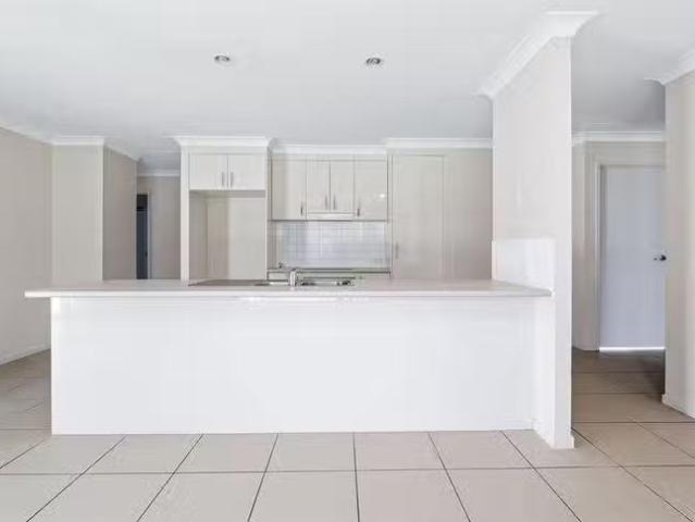 Cozy 22 Bellinger Key, Pacific Pines, QLD 4211