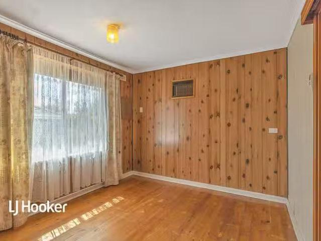 Deal! 22 Bunburra Street, Para Hills West, SA 5096