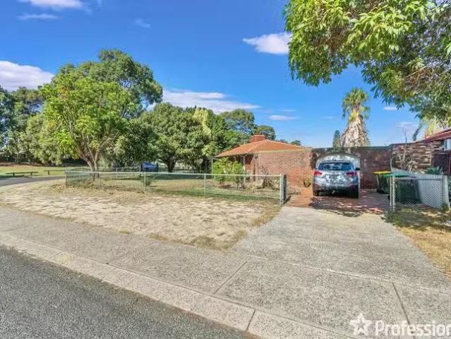 Deal! 22 Juniper Way, Forrestfield, WA 6058