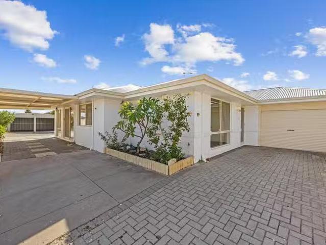 Rental! 22 Mayflower Close, Port Kennedy, WA 6172