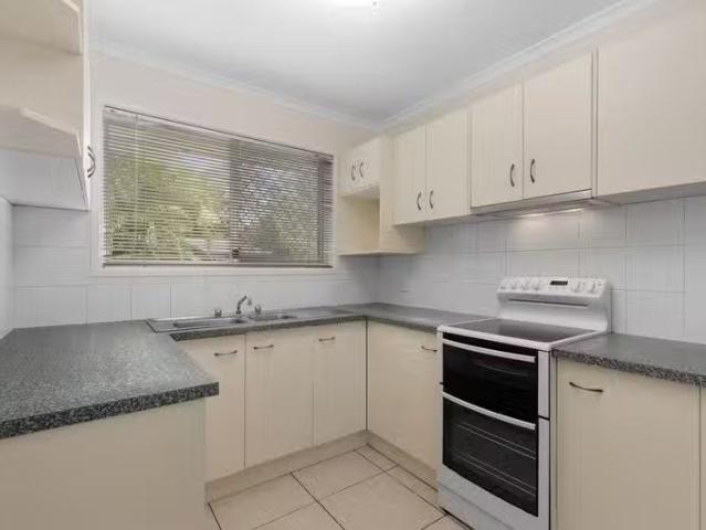 Cozy 22 Melrose Place, EAGLEBY, QLD 4207 House for Rent