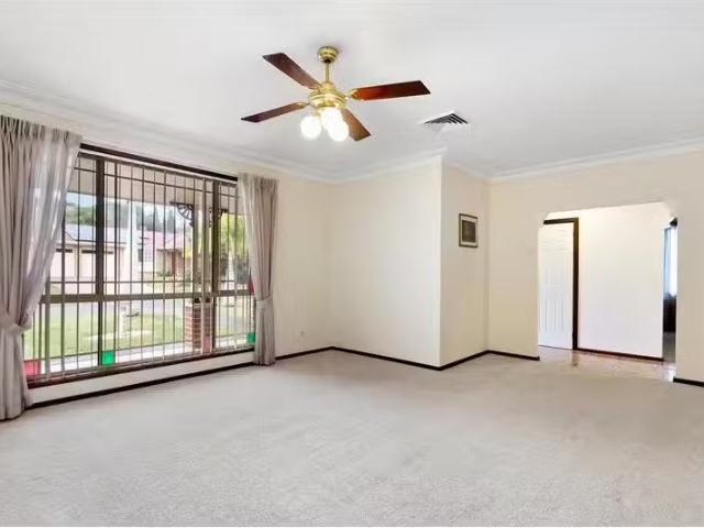 Cheap 22 Paterson Close, Whitebridge House for rent Listed by.