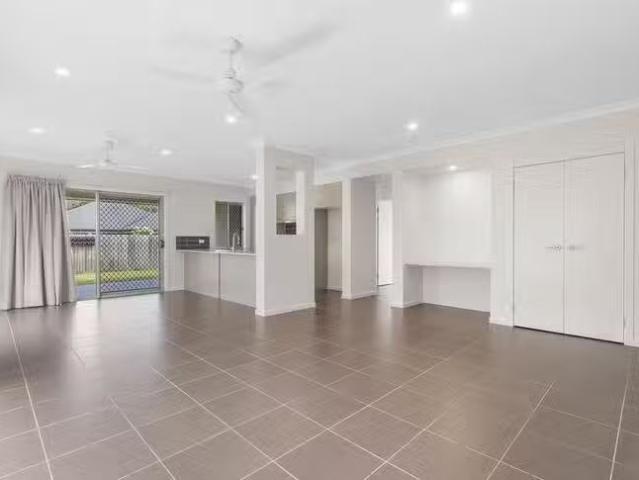 Deal! 22 Waterhouse Drive, Willow Vale, QLD 4209