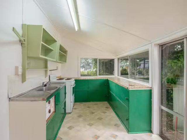 Nice 22 Whiting Street, TIN CAN BAY, QLD 4580 House for Rent