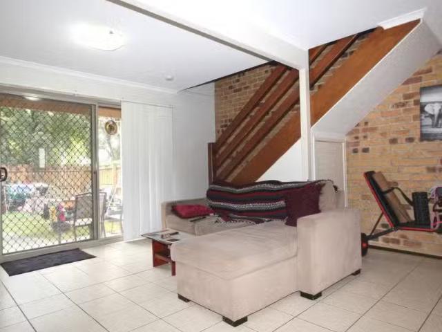 Cozy 2/2 Tingi Avenue, TANAH MERAH, QLD 4128 House for Rent
