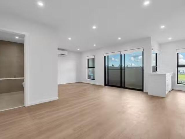 Nice 2/39 Boxer Drive, Wyndham Vale, VIC 3024